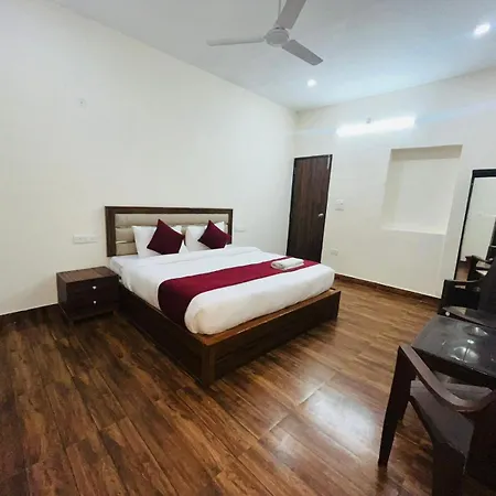 Hotel Badal Inn - Safdarjung Enclave